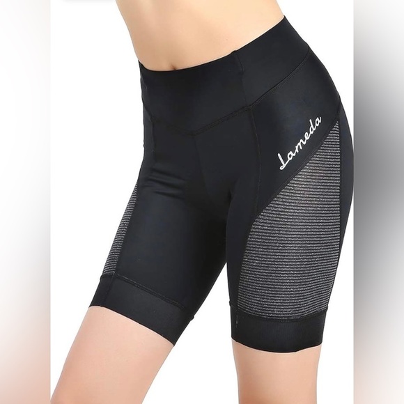 lameda Pants - High-Rise Black Athletic Shorts with Gray Mesh Panels